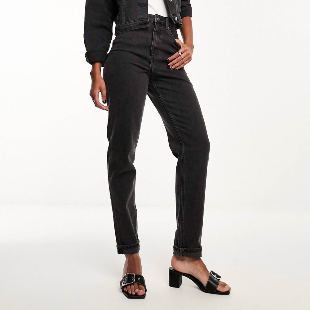 ASOS DESIGN Slim Mom Jeans in Black